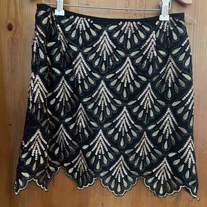 Black and gold sequin scallop mini skirt, size small, Francescas
